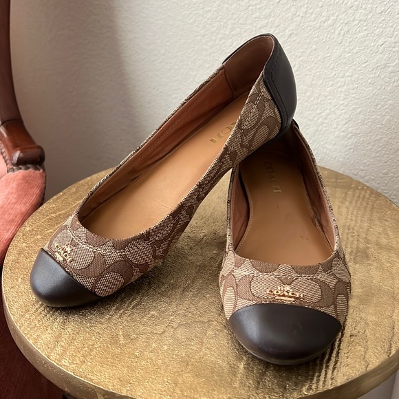 Coach Shoes - Coach Chelsea Outline flats, size 7.5B women, brown logo EUC